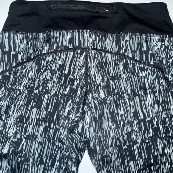 Nike Power Graphic Dri-FIT Tight Running Capri Crop Leggings Size Small - Picture 6 of 12